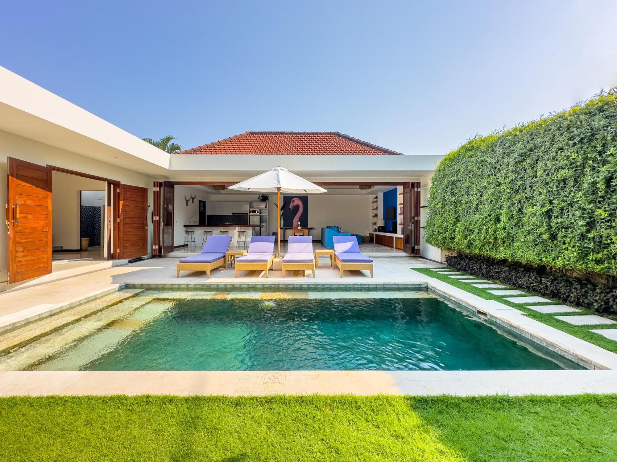 Villa Bugis Kayu Aya Seminyak Экстерьер фото